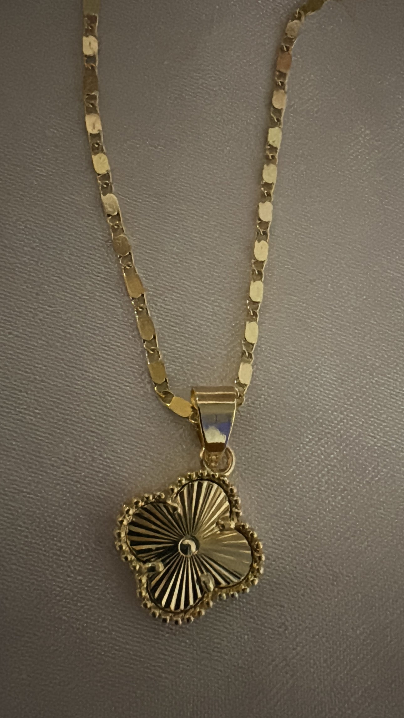 suerte gold necklace