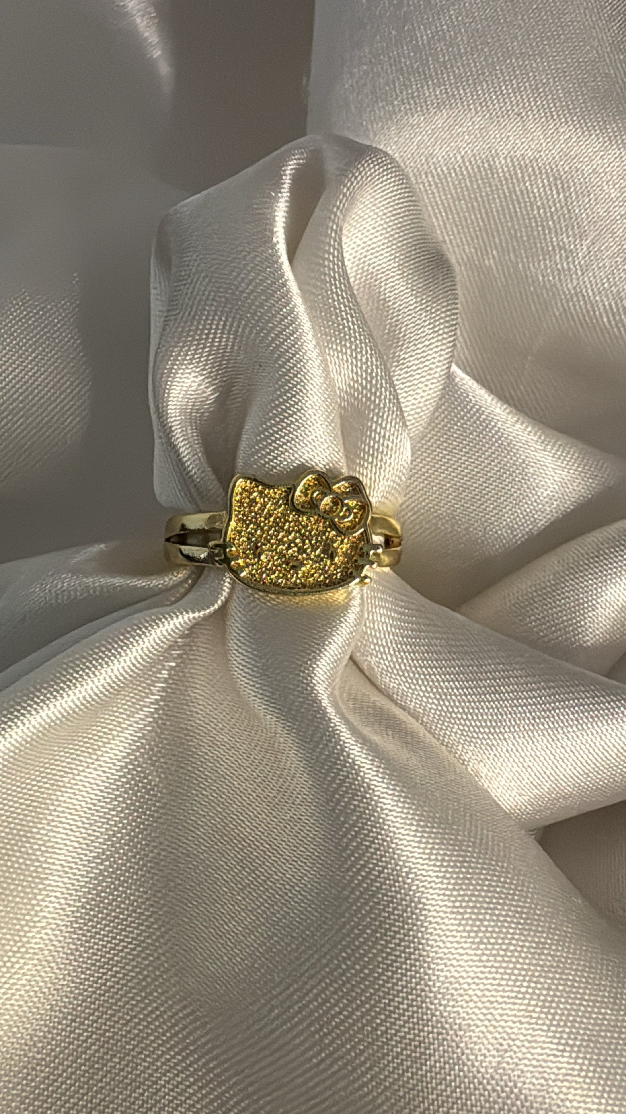 Kitty ring