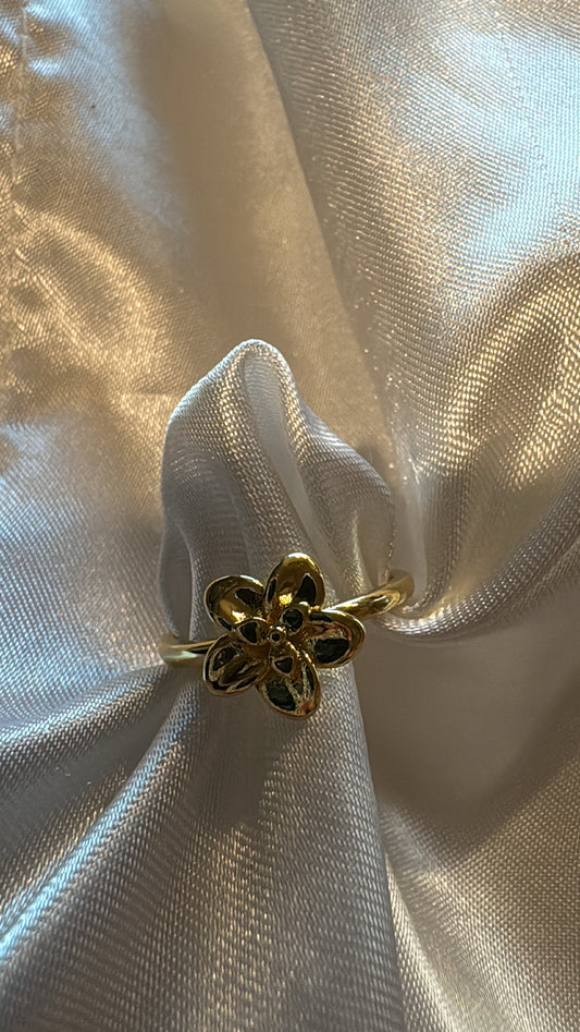 Hibiscus ring