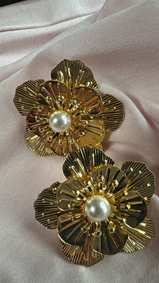 Pearl hibiscus